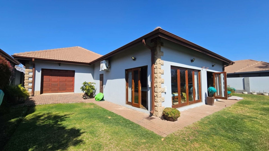 3 Bedroom Property for Sale in Meerhof North West
